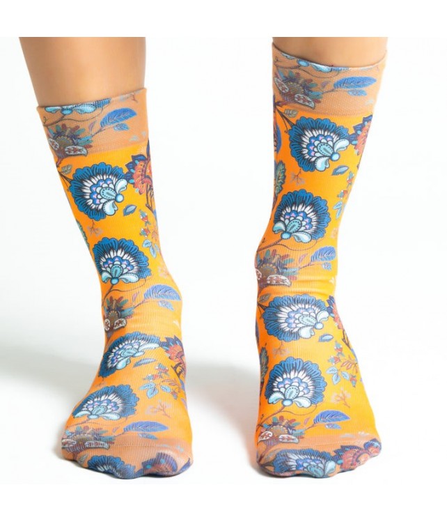 WIGGLESTEPS MENS SOCKS- ORANGE PAISLEY